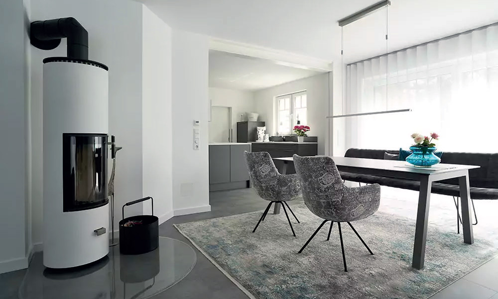 modernes helles Esszimmer